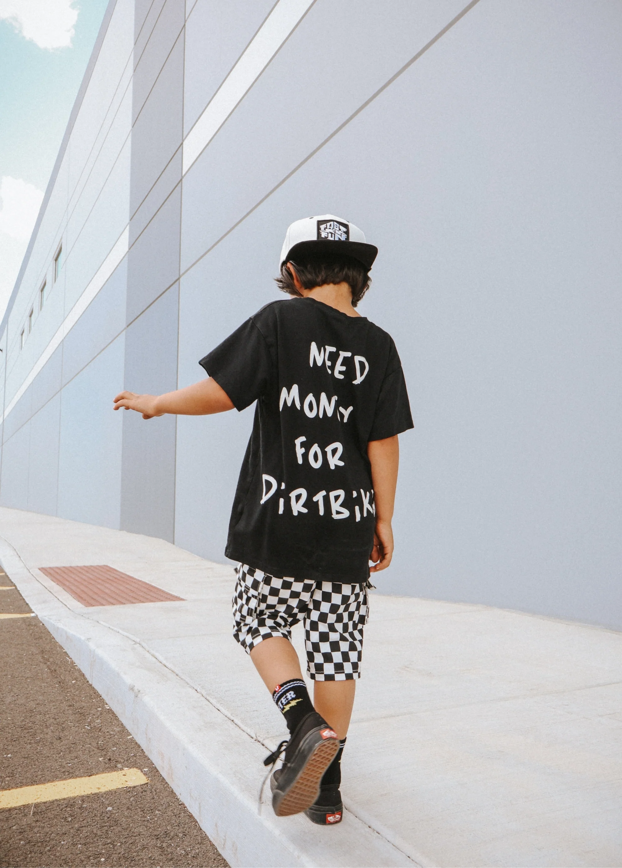 Classic Checkered Cargo Shorts - Image 5
