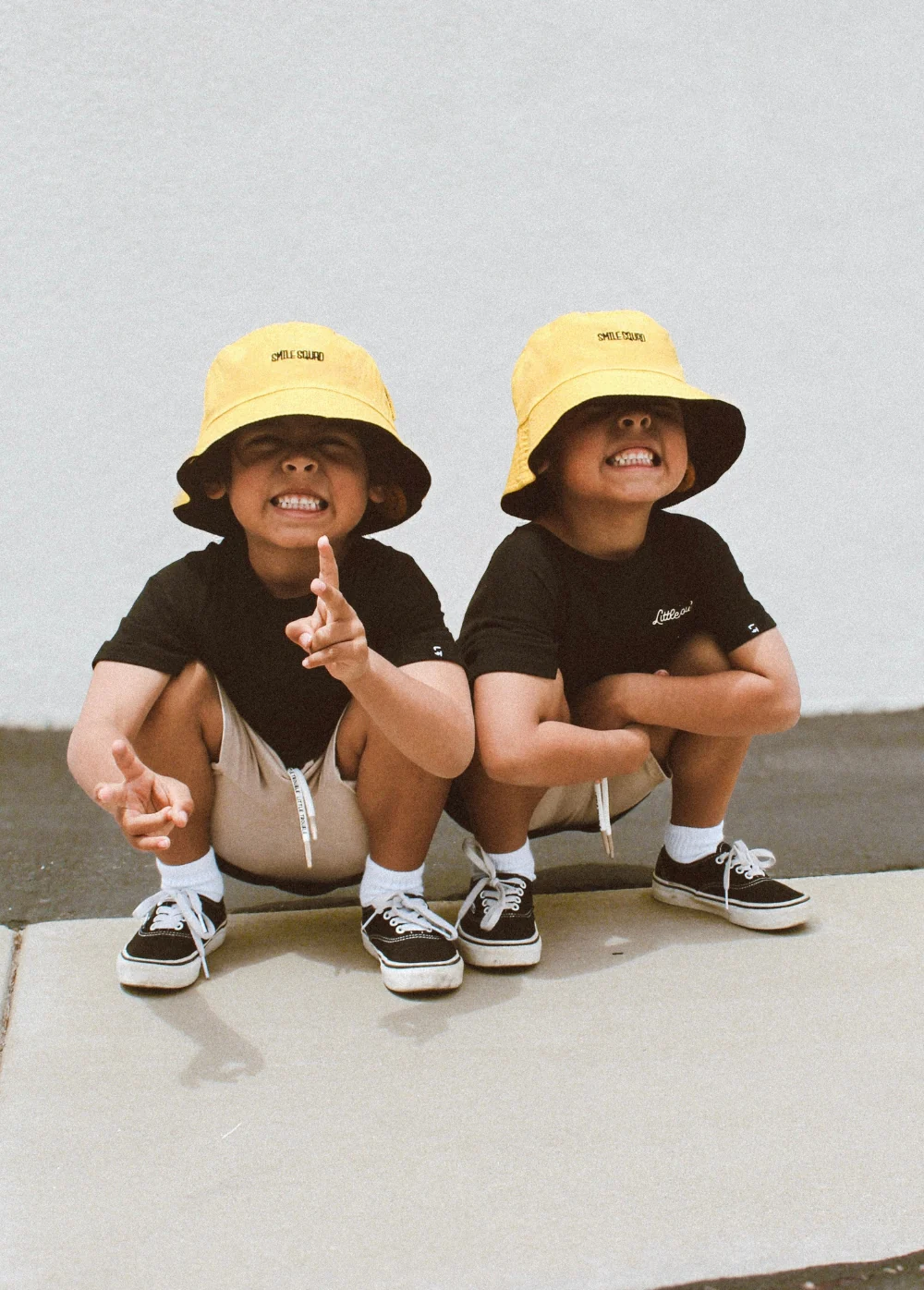 Smiley Bucket Hat Black/Yellow - Image 4
