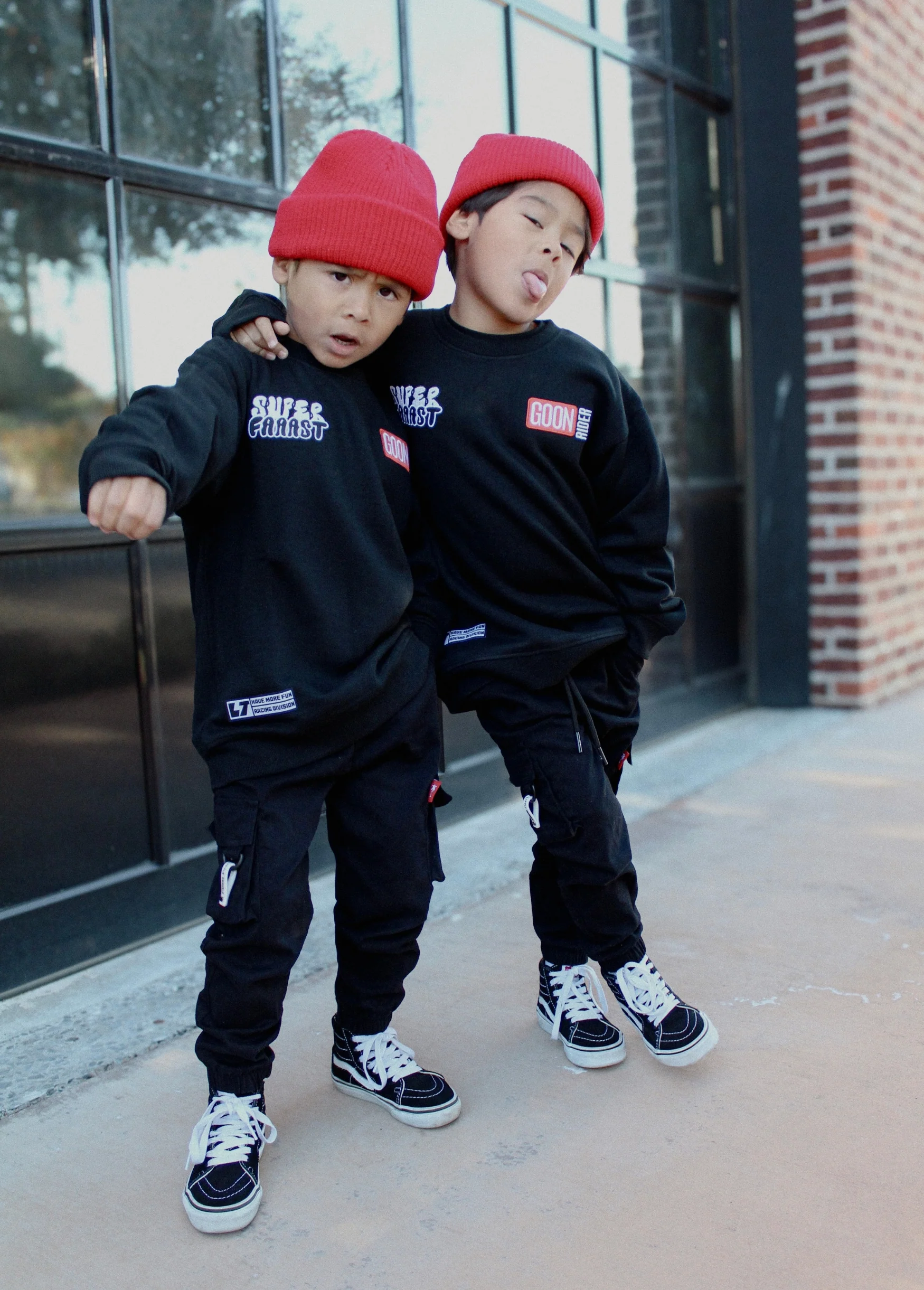 Too Fast Crewneck Black - Image 9